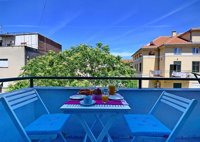 ゲスト ハウス レヴァンダ 3*