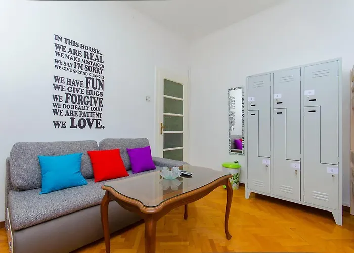 ゲスト ハウス レヴァンダ